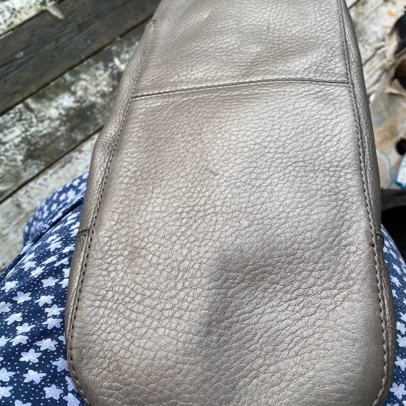 SILVER COLE HAAN PEBBLE CROSSBODY SHOULDER BAG - Picture 5 of 5